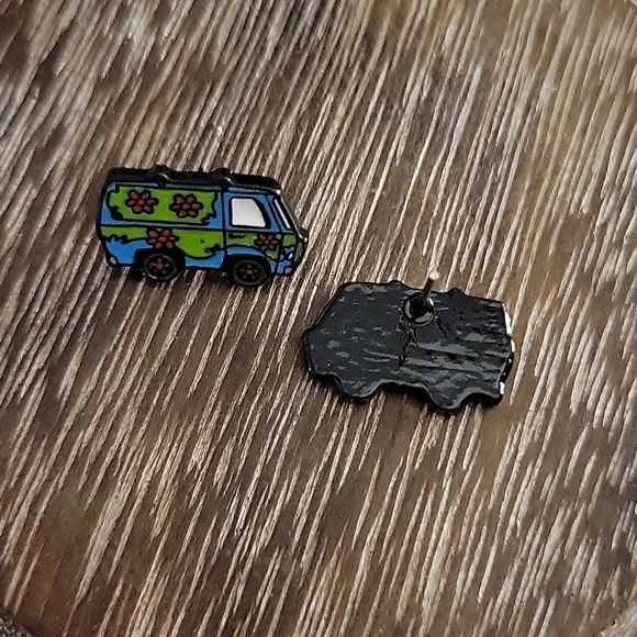 Scooby-Doo Mystery Machine Stud Earrings, unisex - Picture 5 of 6